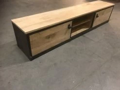 TV Meubel Eiken En Staal -Meubelserie Winkel 0f29314fc8683ca5fcec2d228ba0d9b337ce67d316416788dca7c3a52f2f918a