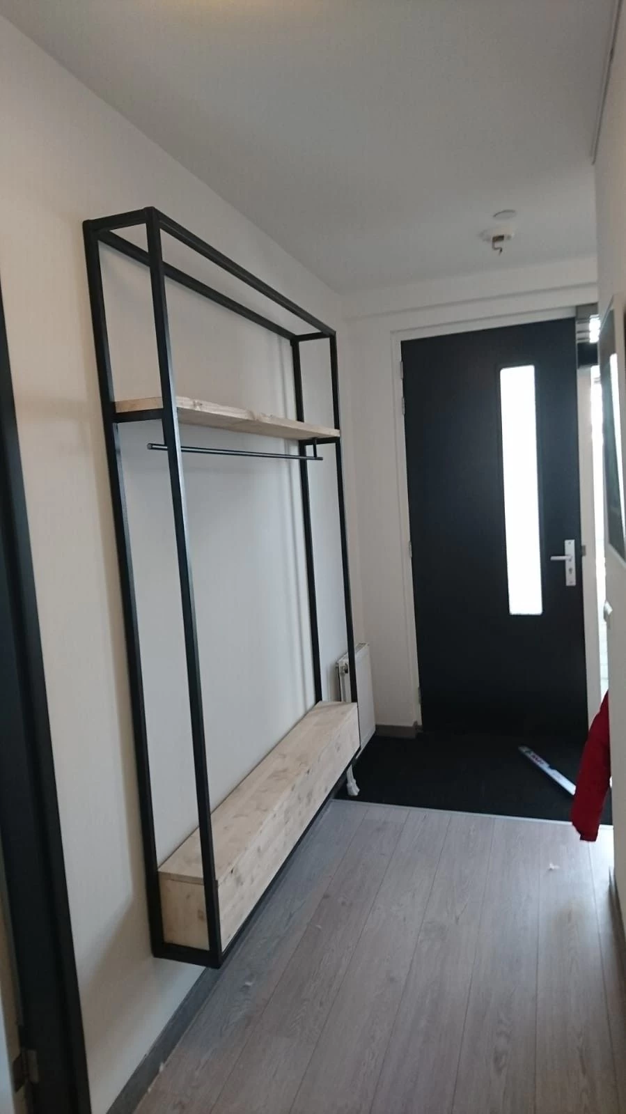 Kapstok Industrieel Mila Zwart Metaal Met Opbergruimte 8 Kapstok Industrieel Mila Zwart Metaal Met Opbergruimte - Afbeelding 6