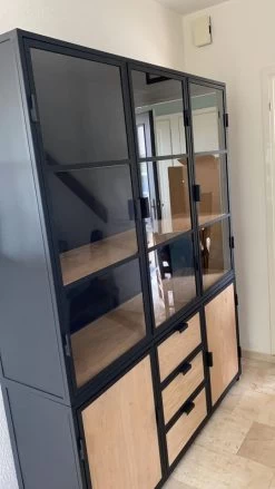 Vitrinekast Eiken Baarn -Meubelserie Winkel baarn klant 2