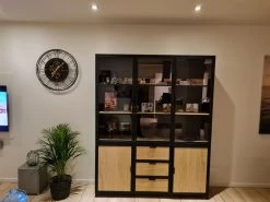 Vitrinekast Eiken Baarn -Meubelserie Winkel whatsapp image 2022 02 16 at 08.57.39